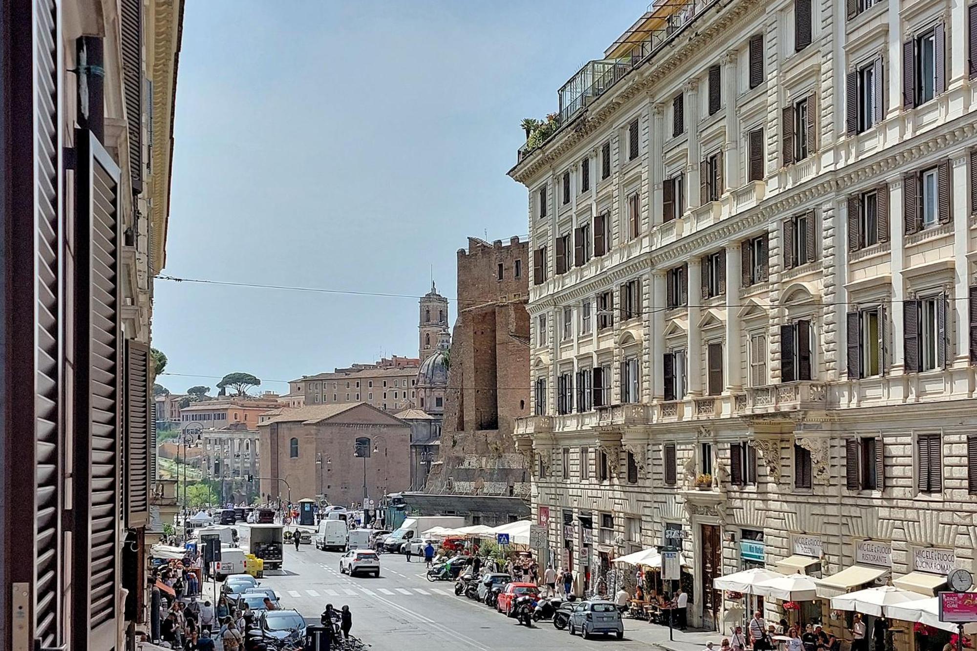 Ych-Colorful And Classy Apartment Near Fori Imperiali Rom Exterior foto